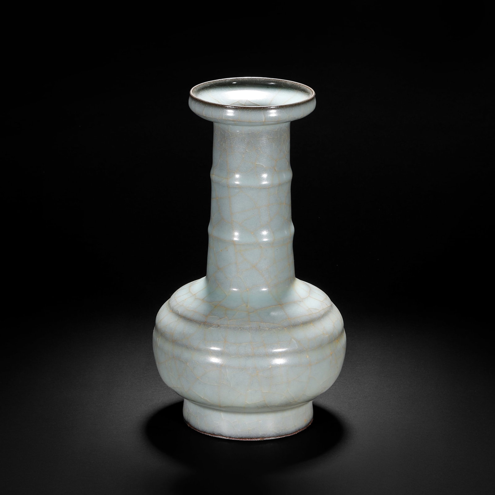 Before the Ming Dynasty official kiln string neck plate bottle: H23cm W12cm