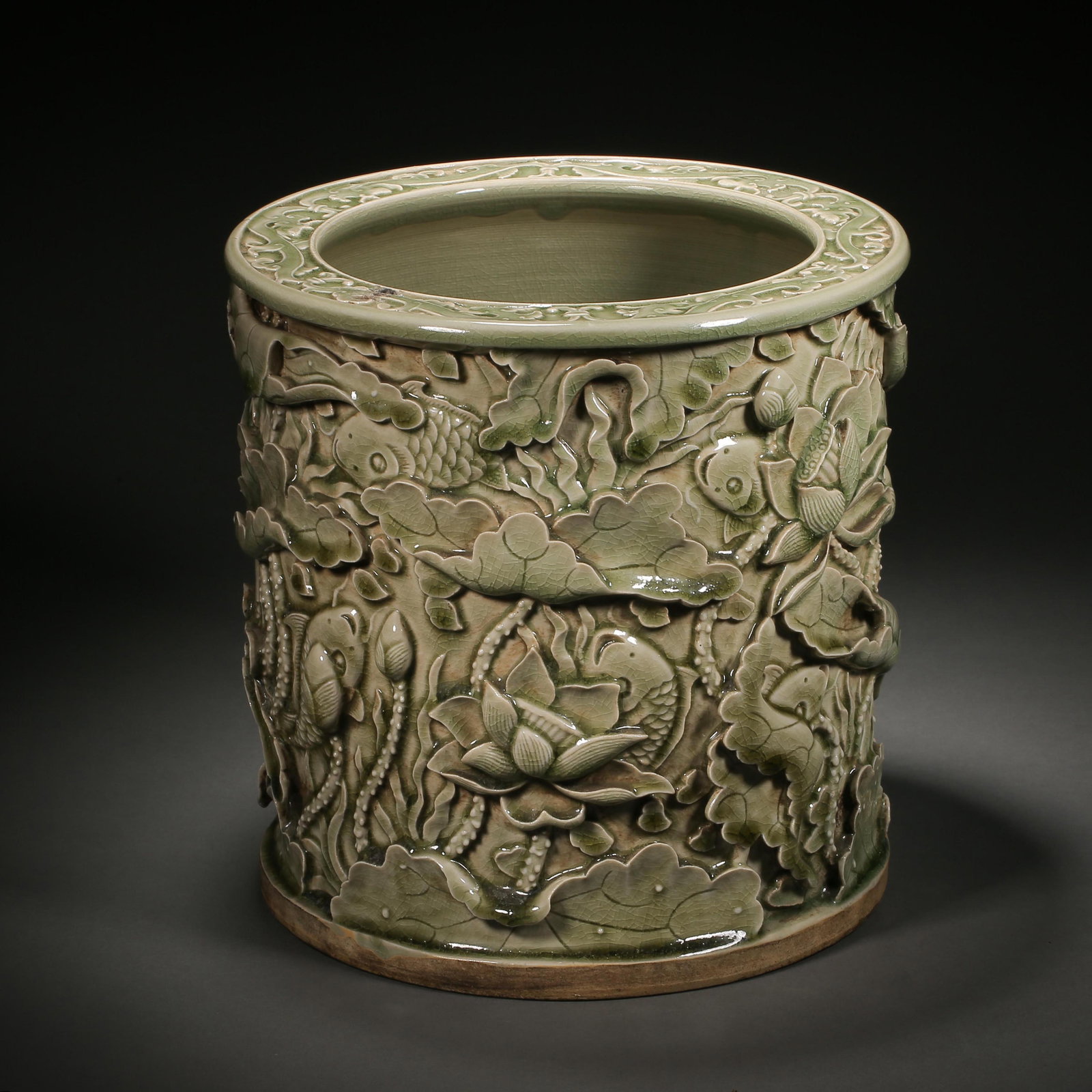 Before the Ming Dynasty celadon flowers with twigs Pen container: H26cm W26cm
