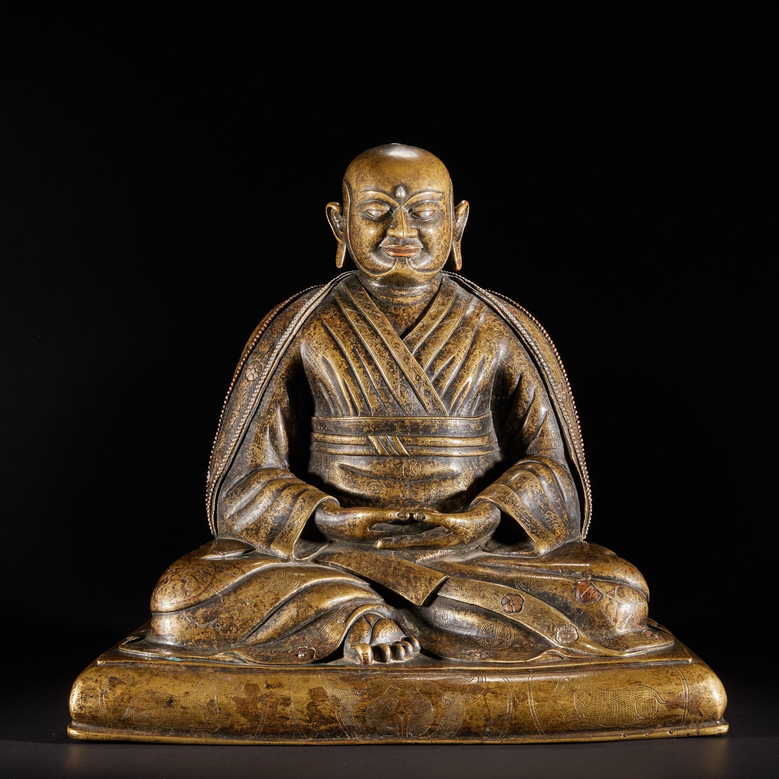 bronze guru statue of qing dynasty: H:37cm W:39cm