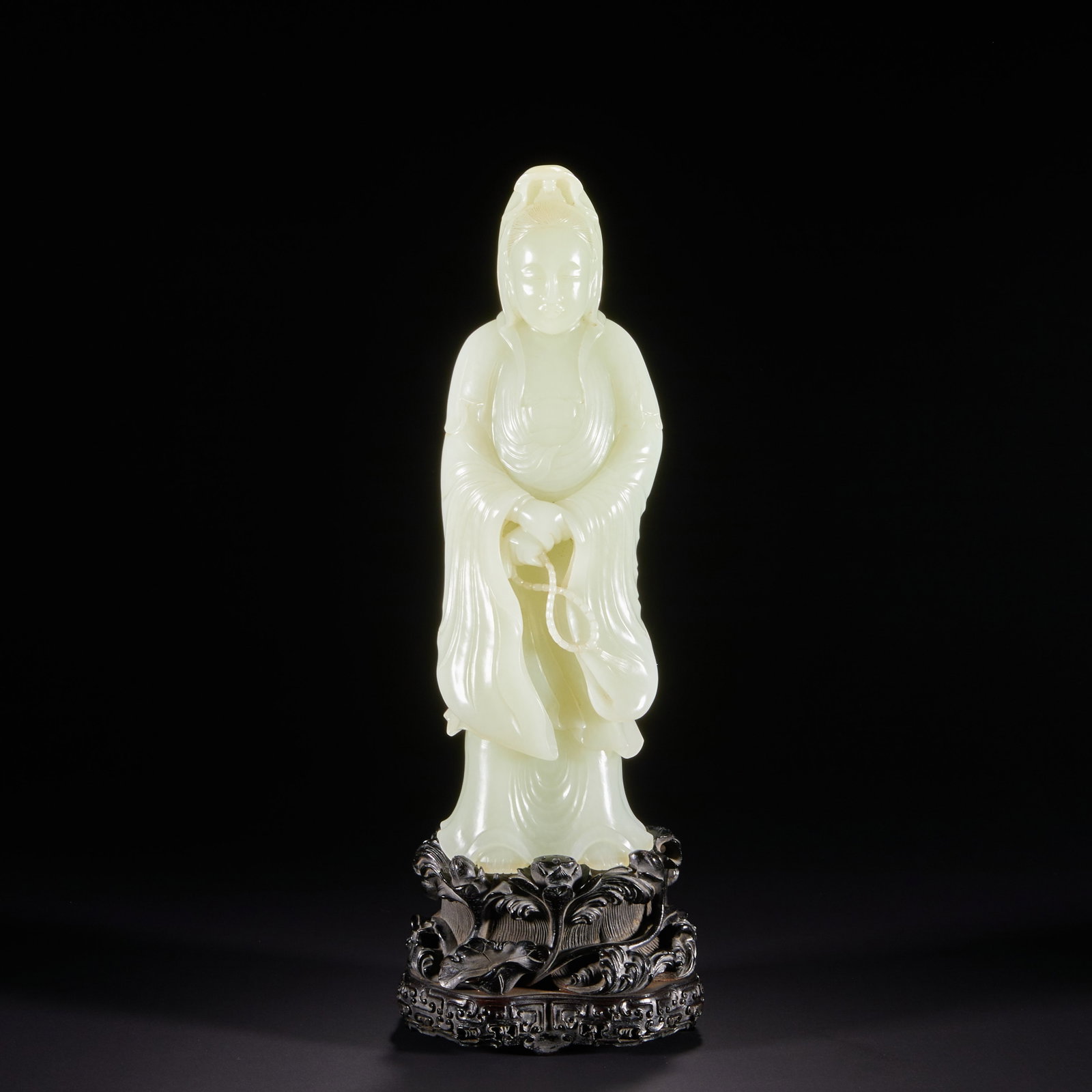 Hetian Jade Guanyin Station in Qing Dynasty: H:23.4cm W:7.5cm Weight:1269g