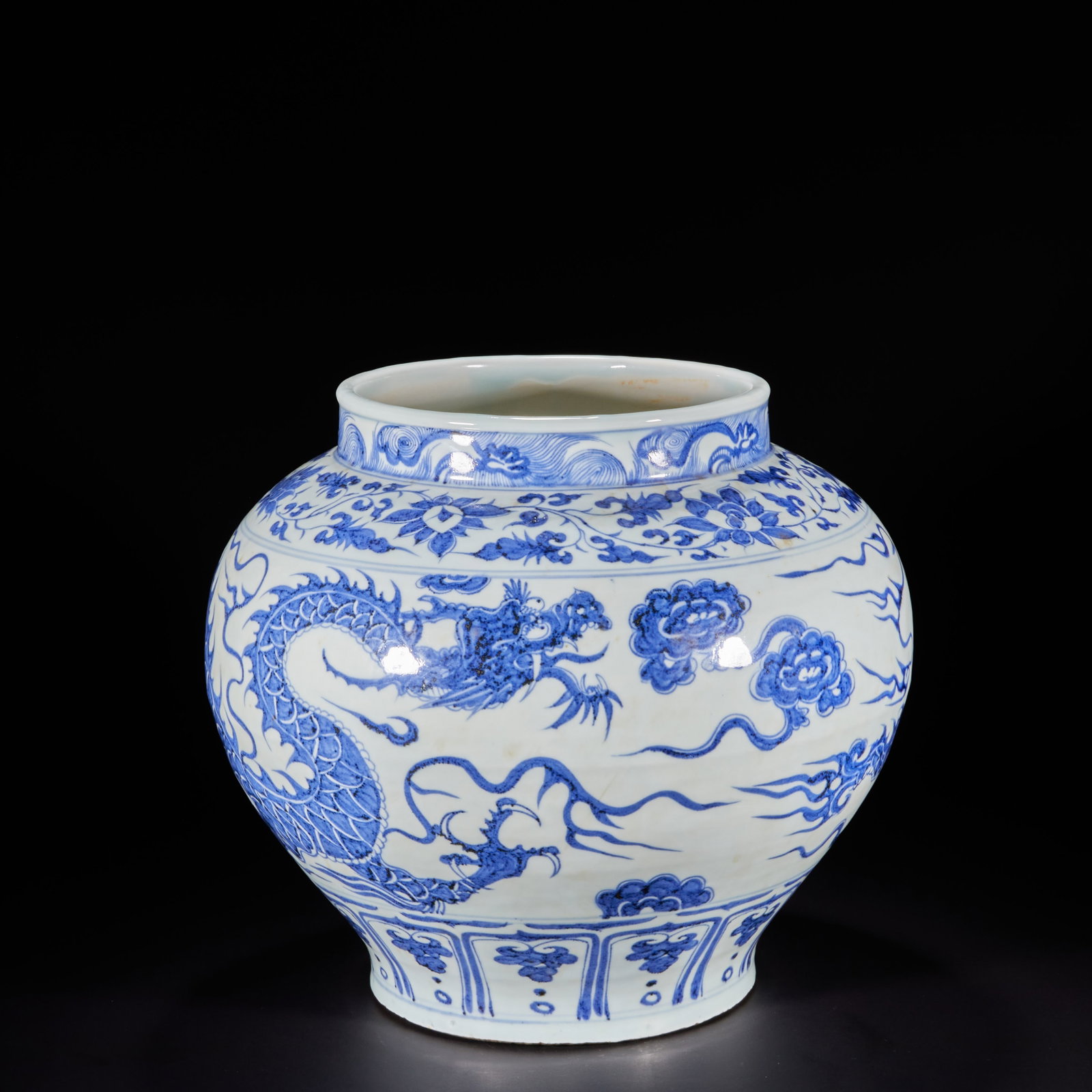 Yuan Dynasty, blue and flower dragon pattern big pot (1 of 9)