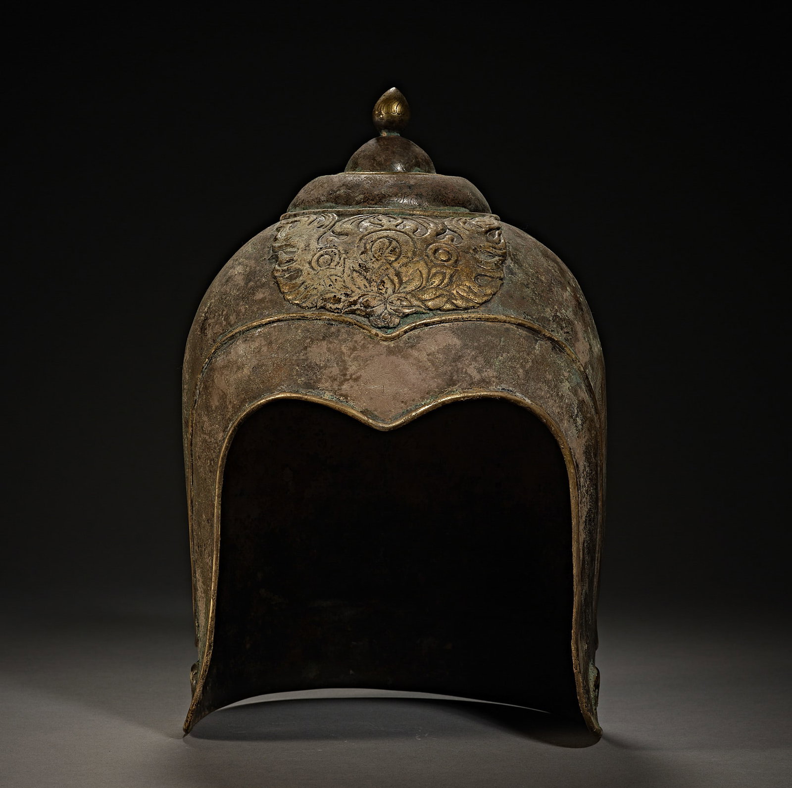 Silver gold helmet before Ming Dynasty: H. 28cm.W. 17cm.Weight. 956 gram.