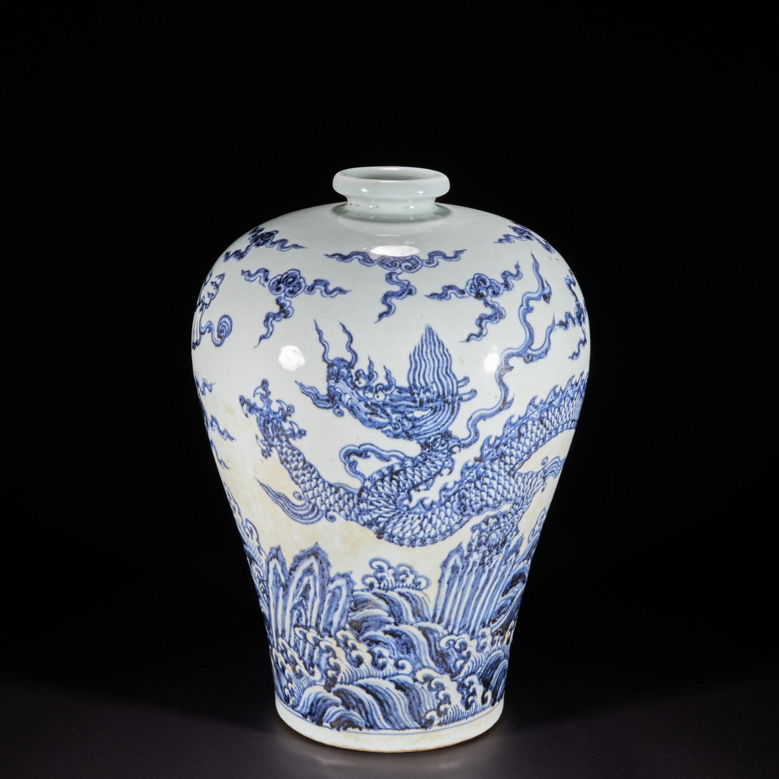 Ming Dynasty, blue and flower dragon plum bottle (1 of 11)