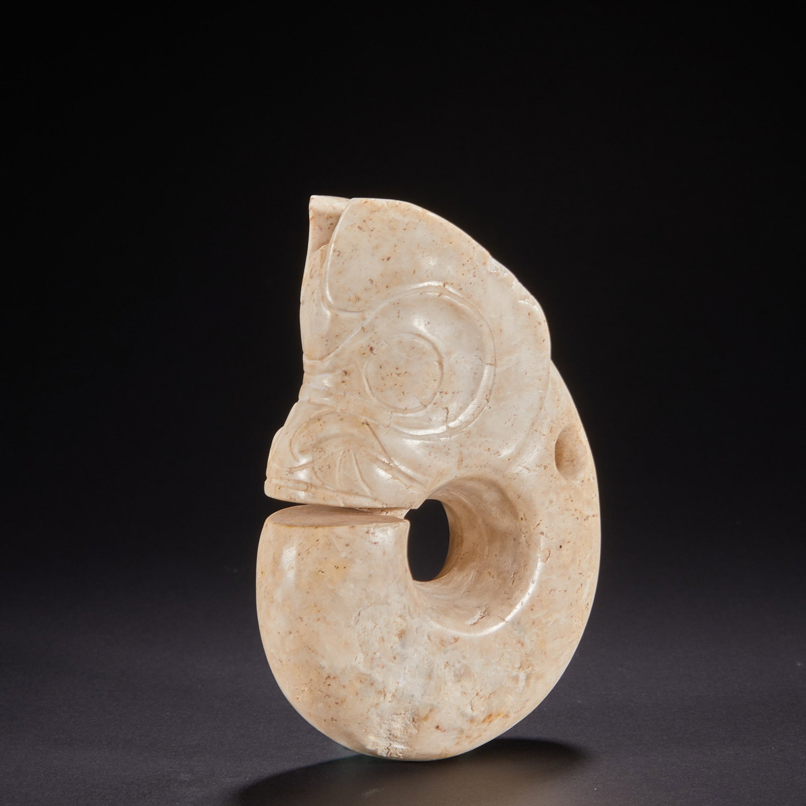 Before the Ming Dynasty Hongshan culture chicken bone white pig dragon: H:9cm W:6cm Weight:162g