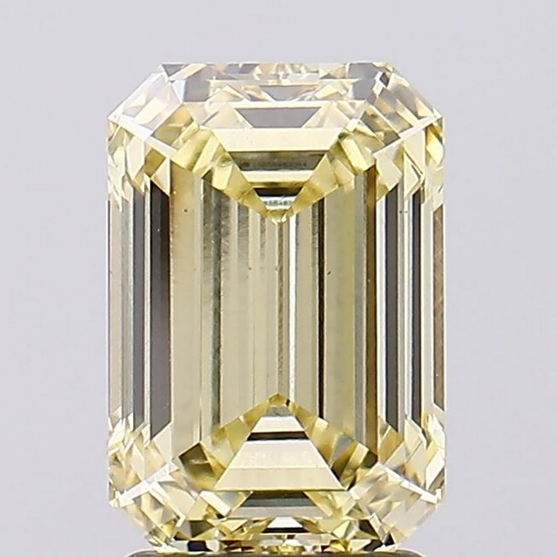2.31 ct, Fancy Intense Yellow/VS1, Emerald cut IGI Graded Diamond: Click here to view HD 360 Spinning Image Click here to view Certificate Report IGI Graded