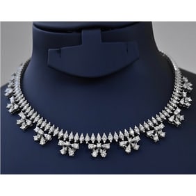 18kt White Gold 9.70ct. Pear, Round cut Diamond Necklace