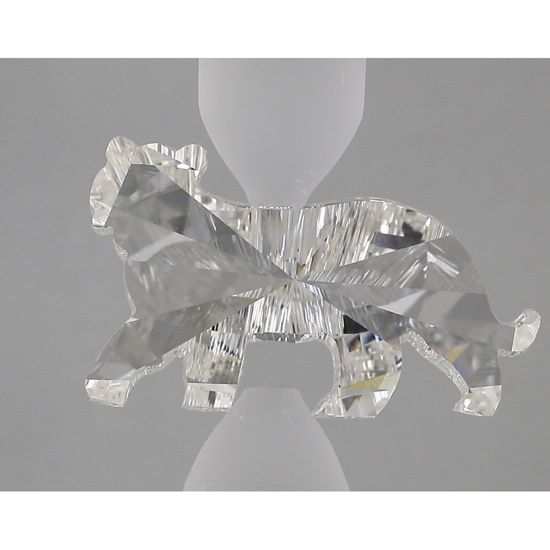4.22 ct, G/VS1, Tiger-shape cut IGI Graded Diamond (1 of 2)