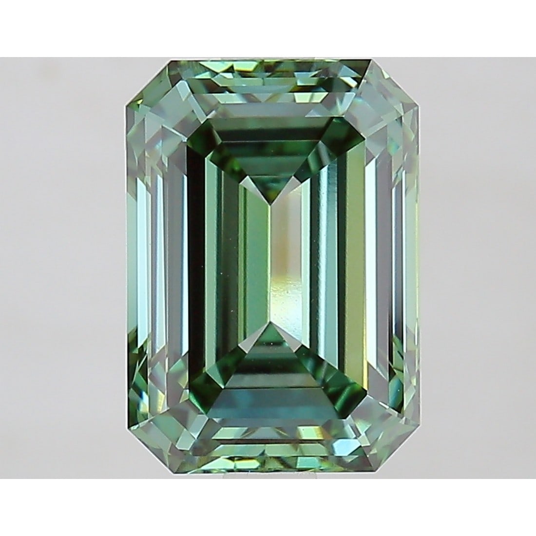 3.07 ct, Fancy Vivid Green/VVS2, Emerald cut IGI Graded Diamond: Click here to view HD 360 Spinning Image Click here to view Certificate Report IGI Gra