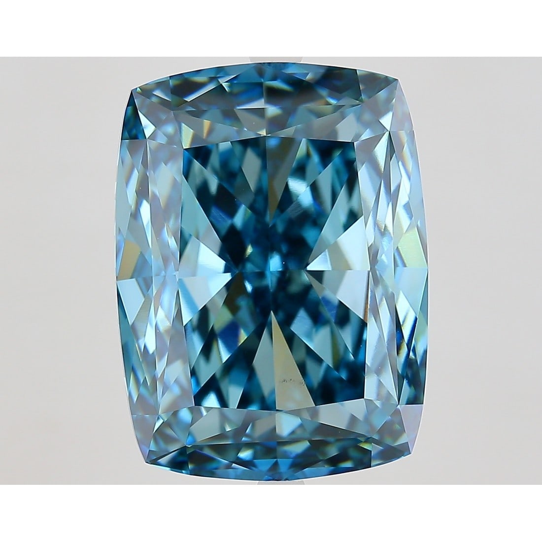 15.69 ct, Fancy Vivid Blue/VS1, Cushion cut IGI Graded Diamond: Click here to view HD 360 Spinning Image Click here to view Certificate Report IGI Graded S