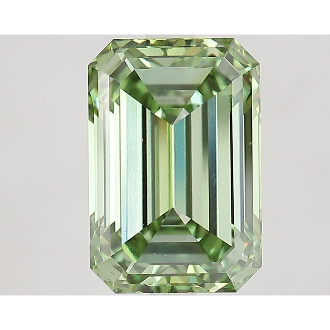 4.47 ct, Fancy Vivid Green/VVS2, Emerald cut IGI Graded Diamond (1 of 3)