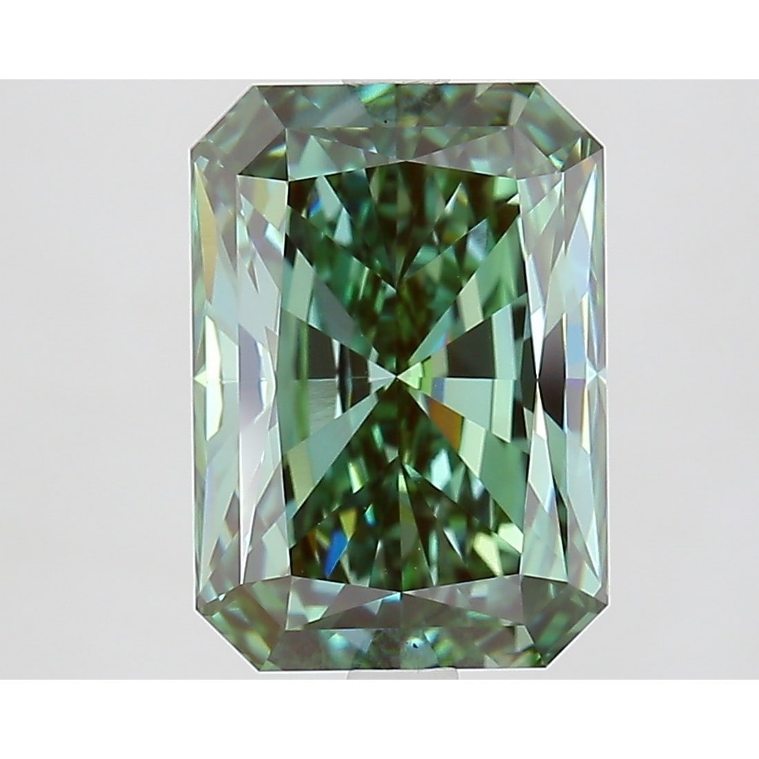 4.09 ct, Fancy Vivid Green/VVS2, Radiant cut IGI Graded Diamond (1 of 3)