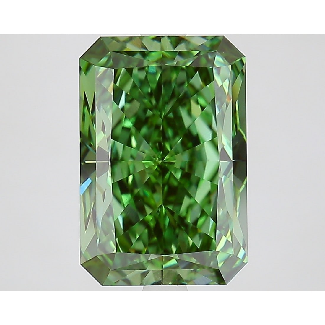 4.41 ct, Fancy Vivid Green/VVS2, Radiant cut IGI Graded Diamond (1 of 4)