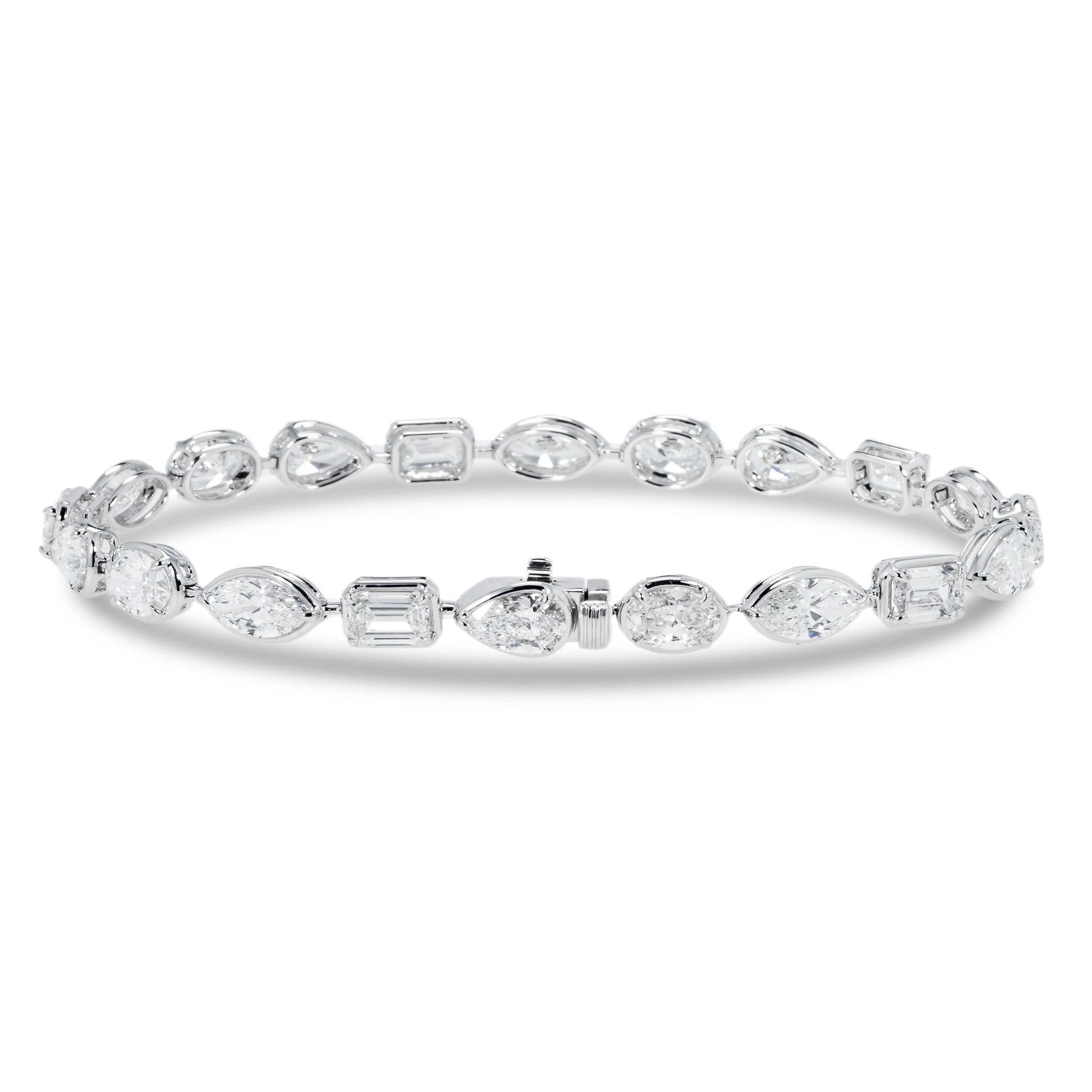 18kt White Gold 10.7tcw Mixed Cut Bezel Diamond Bracelet: Gold Type: 18 kt White Gold Gold weight (gram): 15 Total Carat Weight of Lab Grown Diamonds (Approximate): 10.7 Total # of Lab Grown Diamonds: 20 Shape of Lab Grown Diamonds: Oval/ Emerald/ Pe