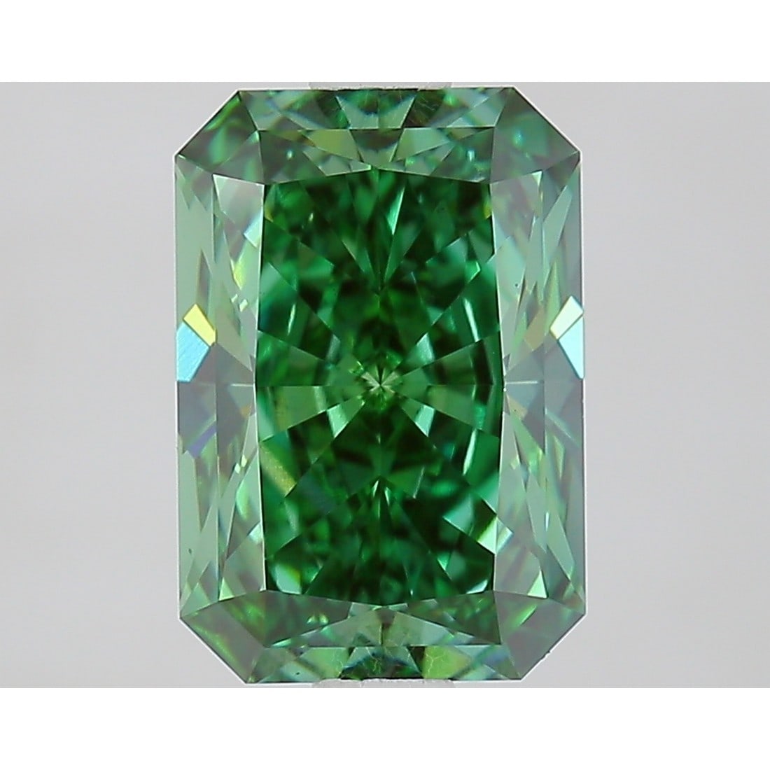 2.06 ct, Fancy Vivid Green/VS1, Radiant cut IGI Graded Diamond (1 of 4)