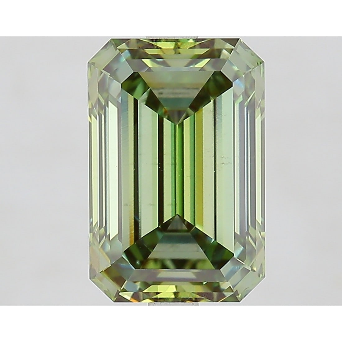 4.08 ct, Fancy Vivid Green/VS1, Emerald cut IGI Graded Diamond (1 of 4)