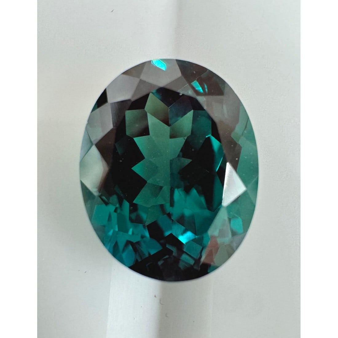3.80 ct. (IGI) Oval Mixed Cut Lab Grown Alexandrite: Click here to view Certificate Report IGI Graded Gemstone Type: Alexandrite (Lab Grown) Cut Shape: Oval Mixed Measurement (Appro.):