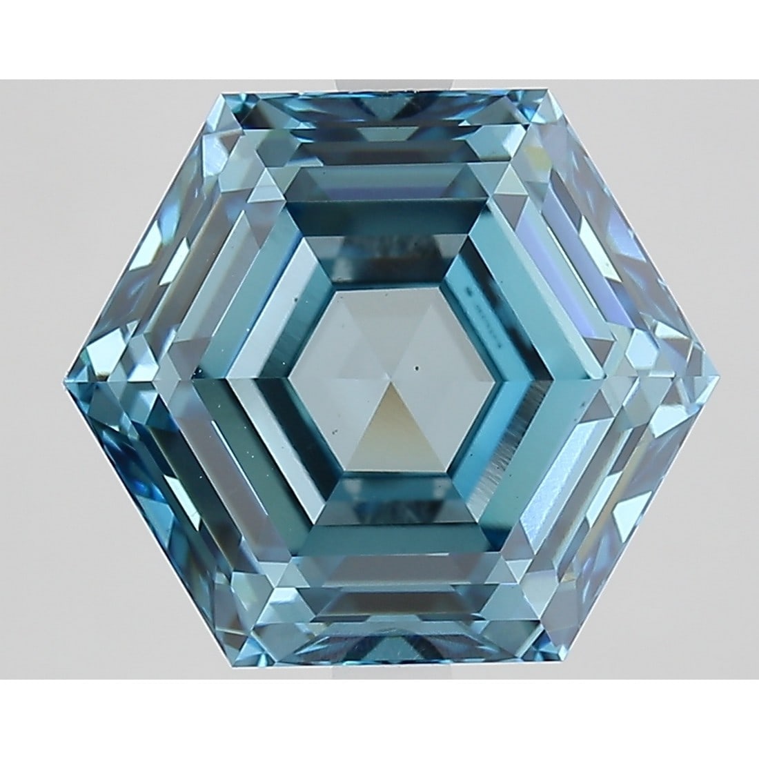 6.24 ct, Fancy Vivid Blue/VS2, Hexagonal cut IGI Graded Diamond (1 of 4)