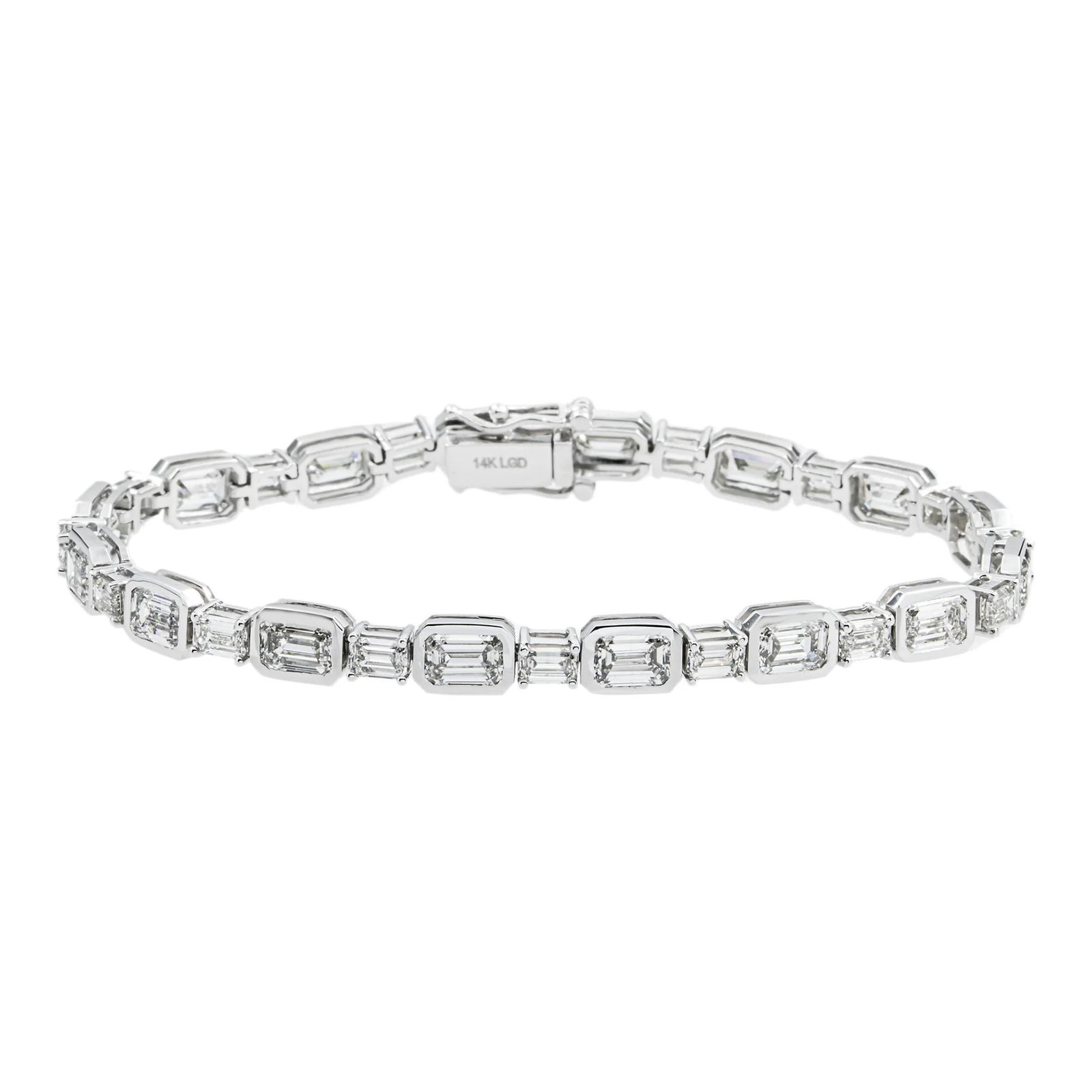 14kt White Gold 11.92tcw Emerald Cut Diamond Tennis Bracelet: Gold Type: 14 kt White Gold Gold weight (gram): 15 Total Carat Weight of Lab Grown Diamonds (Approximate): 11.92 Total # of Lab Grown Diamonds: 31 Shape of Lab Grown Diamonds: Emerald Lab Gr