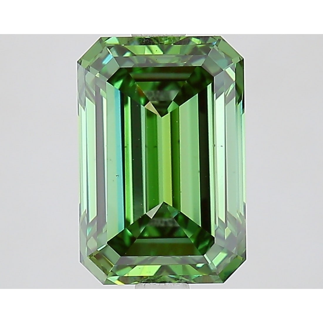 3.06 ct, Fancy Vivid Green/VS2, Emerald cut IGI Graded Diamond (1 of 4)