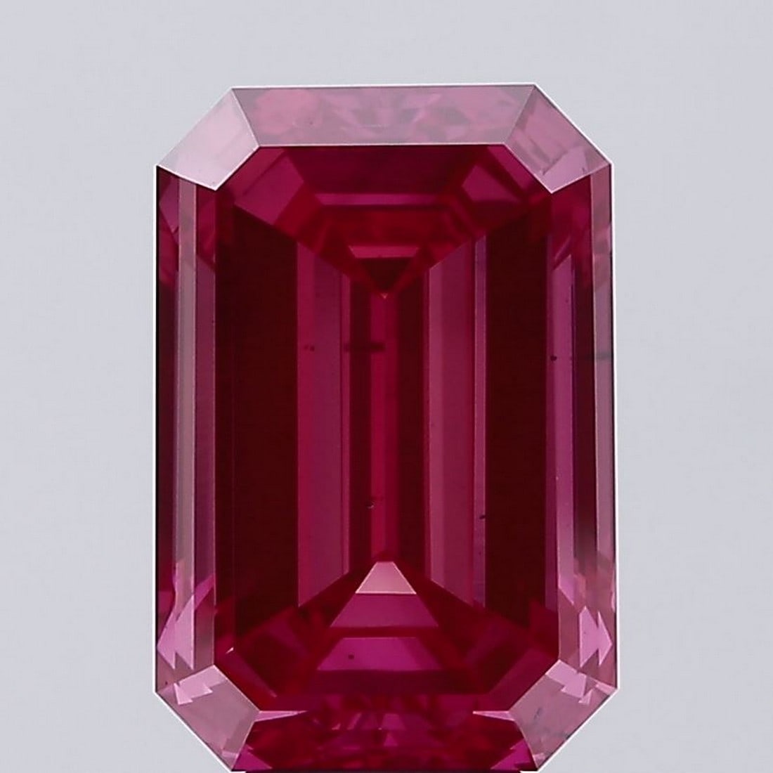 8.01 ct, Fancy Vivid Pink/VS2, Emerald cut IGI Graded Diamond (1 of 4)