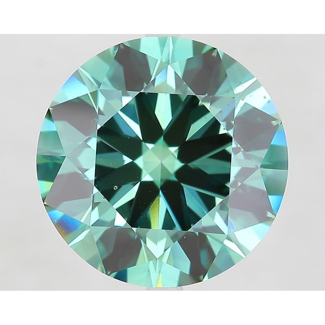 11.00 ct, Fancy Vivid Green/VS2, Round cut IGI Graded Diamond: Click here to view HD 360 Spinning Image Click here to view Certificate Report IGI Gra
