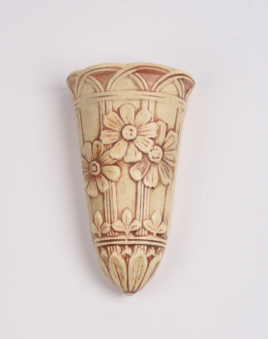 Weller Pottery Ivory Wall Pocket (1 of 4)