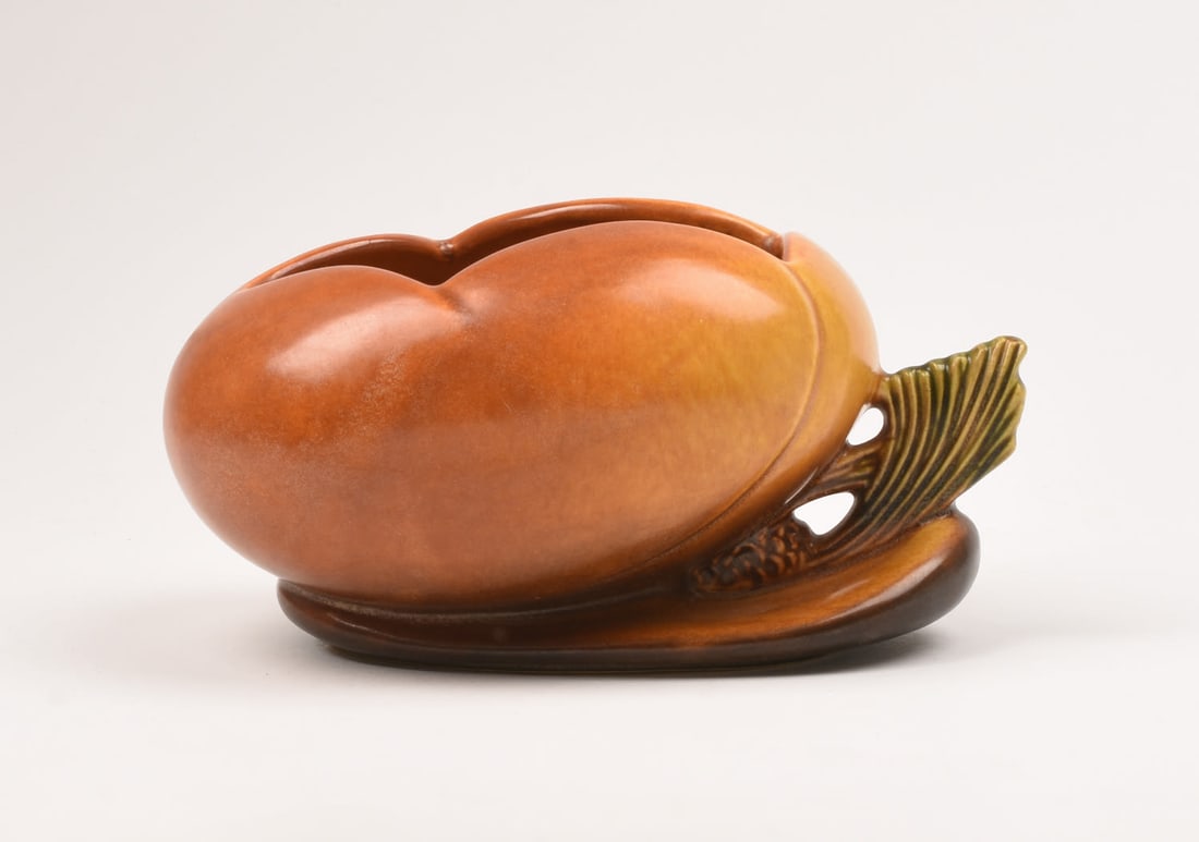 Roseville Pottery Brown Pine Cone Planter (1 of 3)