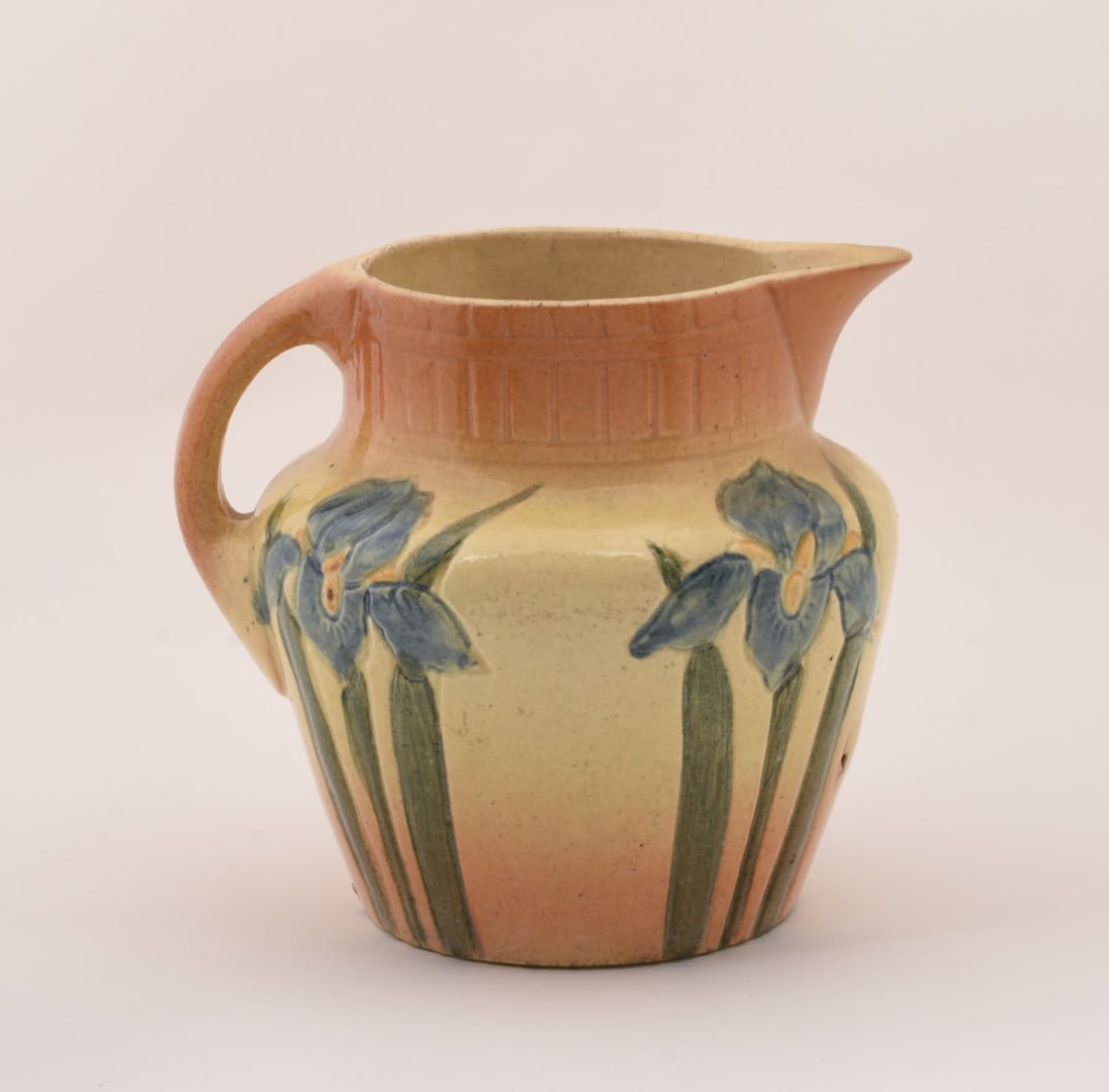 Roseville Pottery Pitcher "Iris" (1 of 6)