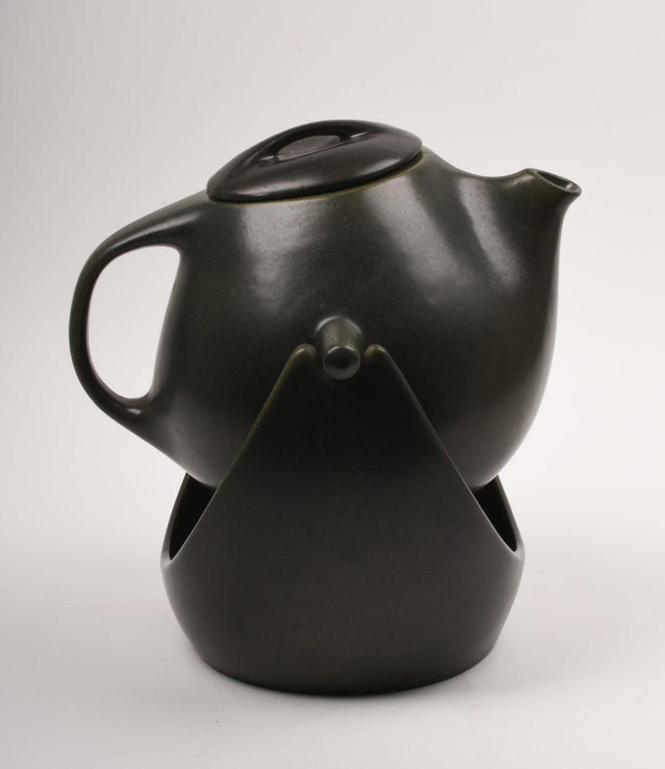 Roseville Raymor Black Coffee Pot and Stand (1 of 8)