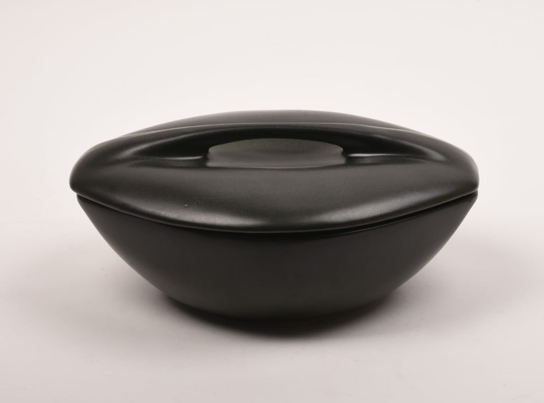 Roseville Raymor Black Medium Casserole: 4 1/4 inches high, 10 5/8 inches wide, 8 1/2 inches deep, Marked Roseville Raymor USA 183