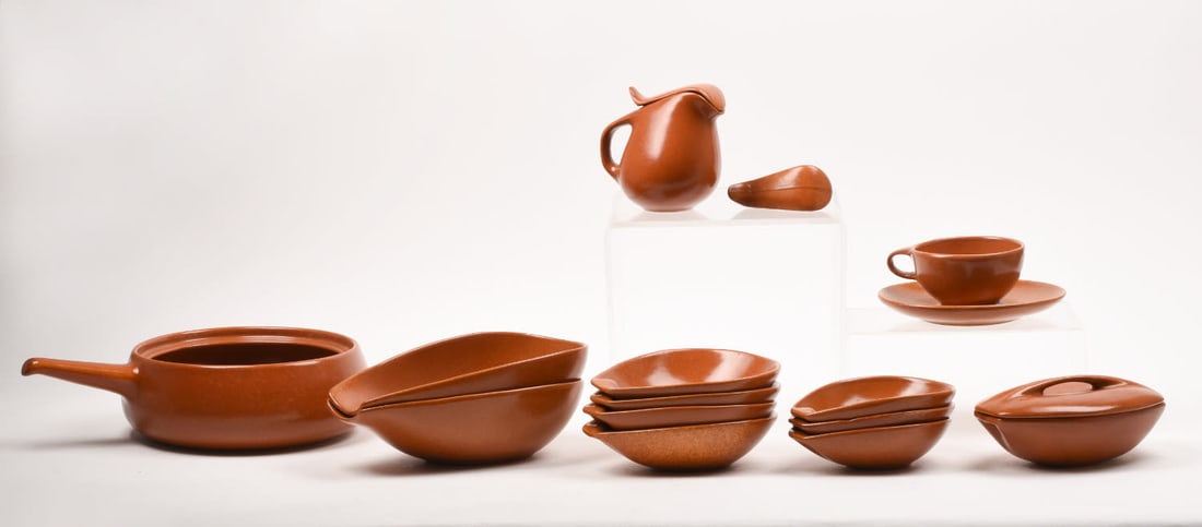 Group of Terra Cotta Roseville Raymor Dishes (1 of 9)