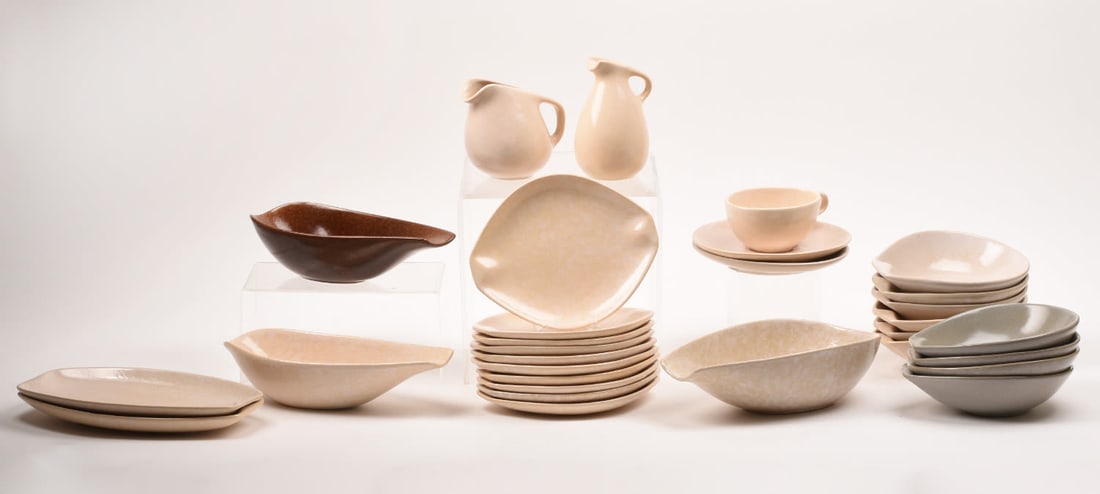 Group of Roseville Raymor Dishes (1 of 10)