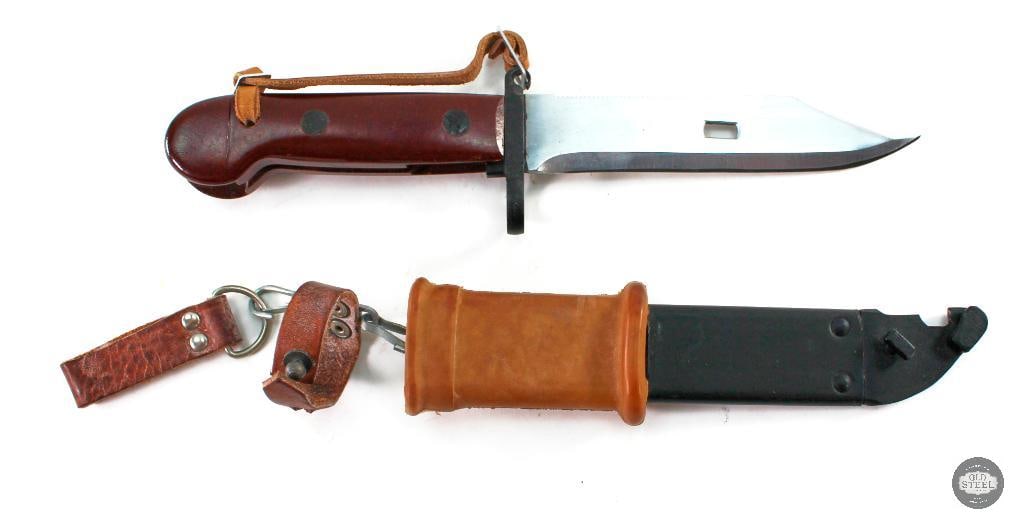 Romanian AKM Type I Bayonet with Scabbard: Up for auction is a Romanian AKM Type I bayonet with scabbard. Excellent condition! THIS ITEM IS AS PICTURED WITH NO FURTHER ATTACHMENTS. ALL SALES AR