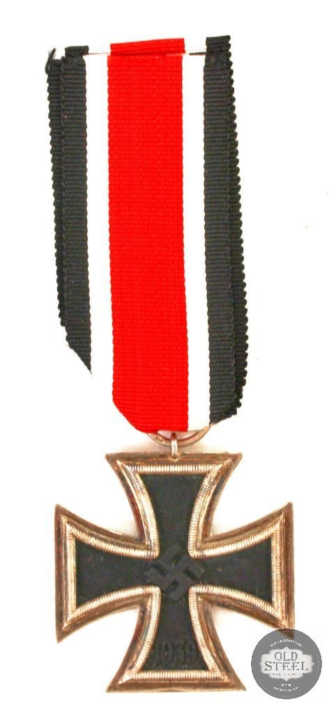 WWII German Iron Cross 2nd Class (1 of 2)