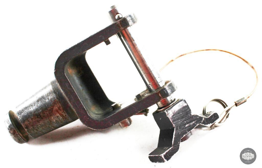 M60 Machine Gun Pintle and Pin: For this lot we have a pintle and pin for the M60 machine gun. THIS ITEM IS AS PICTURED WITH NO FURTHER ATTACHMENTS. ALL SALES ARE FINAL. PLEASE REFER