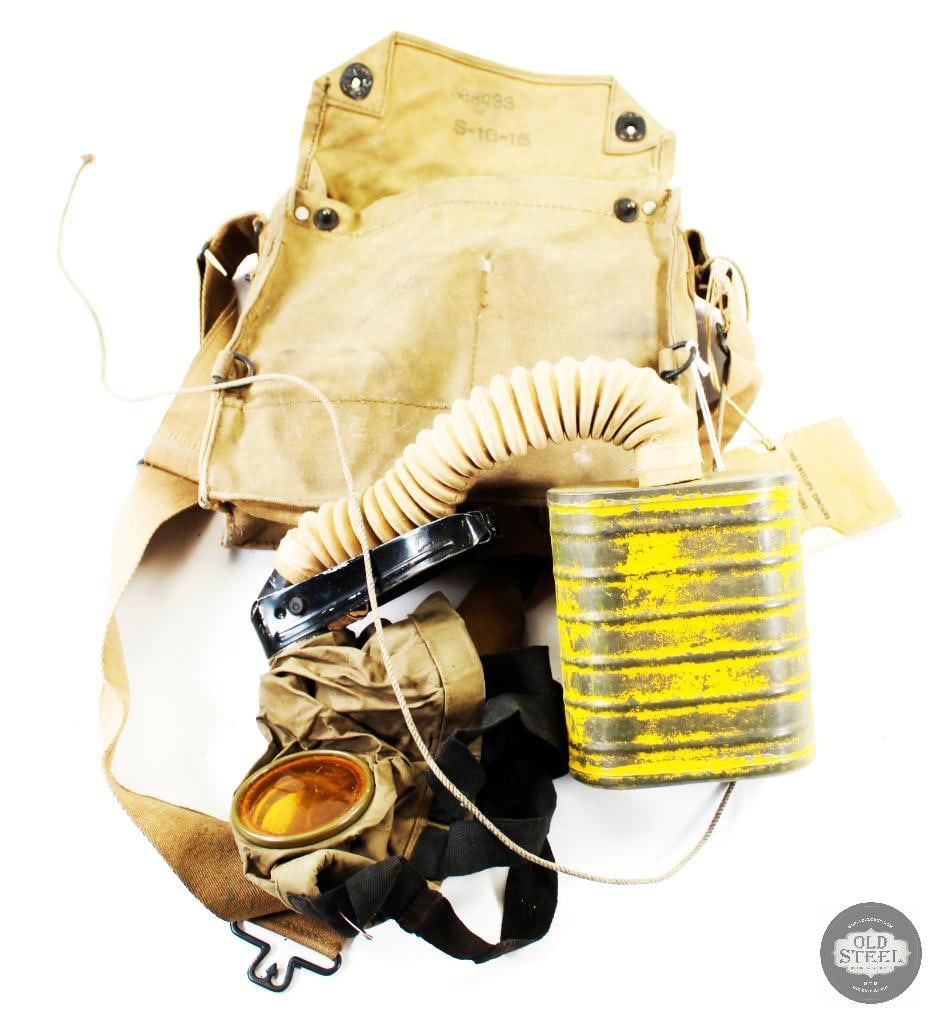 US WWI Gas Mask, Filter and Bag (1 of 2)