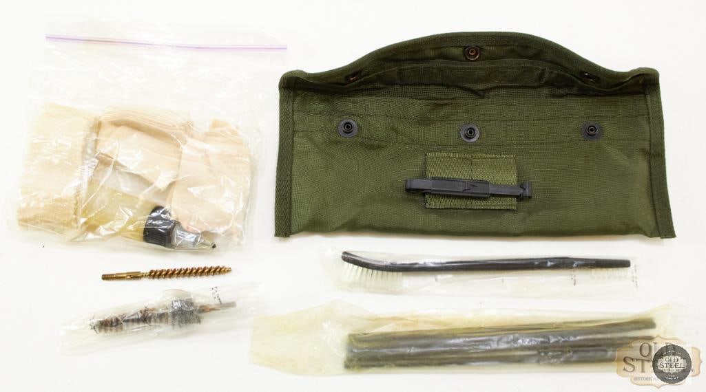 US Army M16 Cleaning Kit (1 of 1)