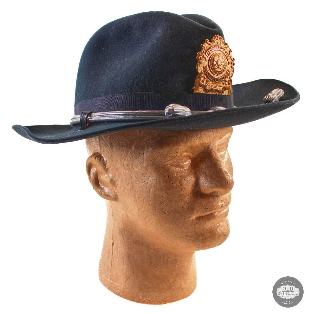 Kirkwood, Missouri Chief of Police Western Hat - 7 1/8 - Stratton: Up for bid here is a Kirkwood, Missouri Chief of Police Western Hat. The size is 7 1/8, and it is crafted by Stratton. THIS ITEM IS AS PICTURED WITH N