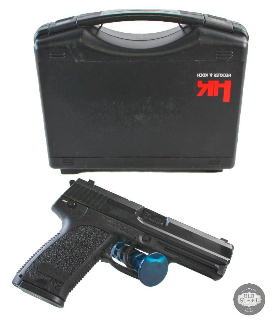 Heckler & Koch USP 40 S&W with Case FFL: Like new in the case with one spare magazine. THIS ITEM IS AS PICTURED WITH NO FURTHER ATTACHMENTS. ALL SALES ARE FINAL. PLEASE REFER TO THE AUCTION D