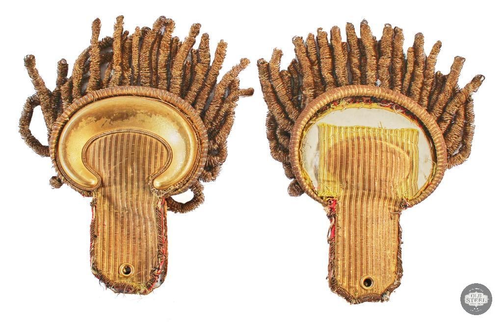 US Civil War Shoulder Epaulettes (1 of 2)