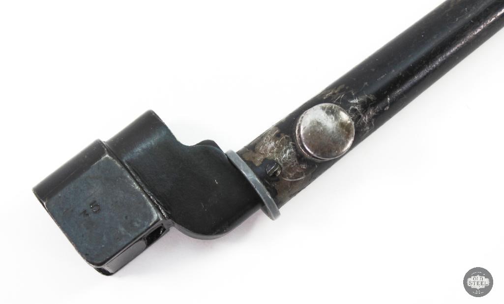 Enfield No 4 Mk II Spike Bayonet and Scabbard (1 of 4)