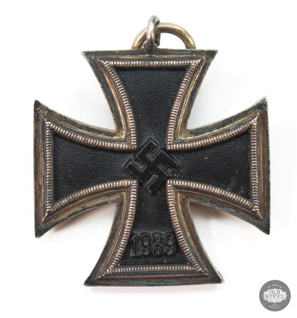 WWII German Iron Cross Medal No Ribbon (1 of 2)