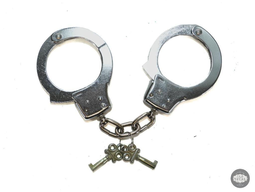 Metal Sturdy Handcuffs with Keys (1 of 3)