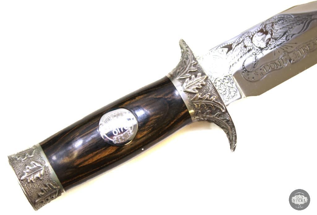 Smith & Wesson Collector's Series Don't Tread on Me Knife with Display Case (1 of 9)