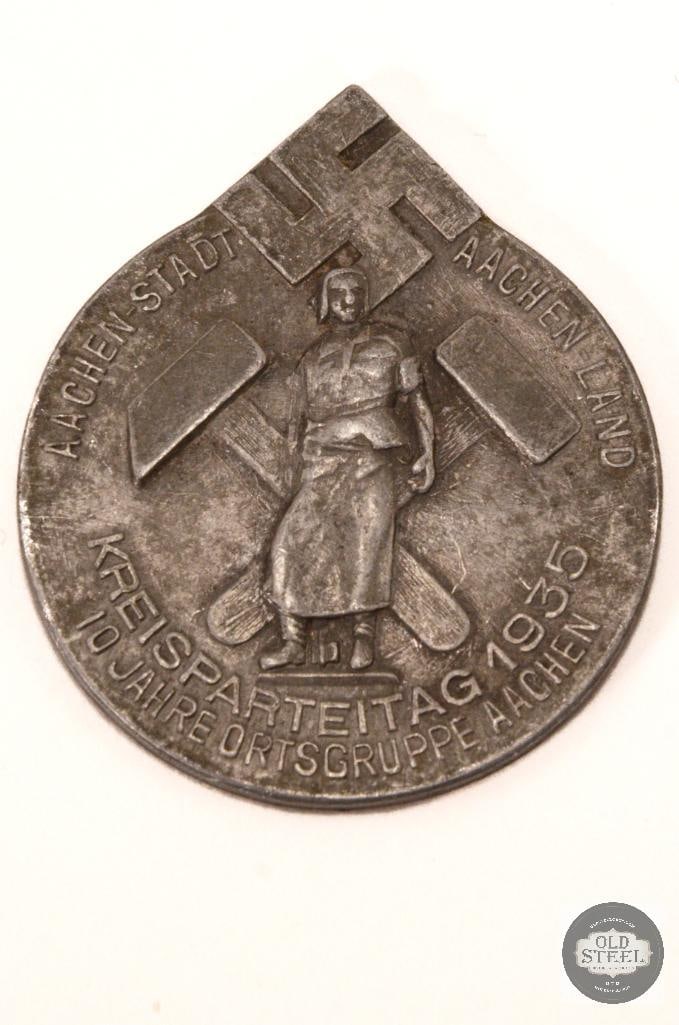 Original German NSDAP Kreisparteitag 1935 Rally Badge: Original German NSDAP Kreisparteitag 1935 Rally Badge THIS ITEM IS AS PICTURED WITH NO FURTHER ATTACHMENTS. ALL SALES ARE FINAL. PLEASE REFER TO THE A