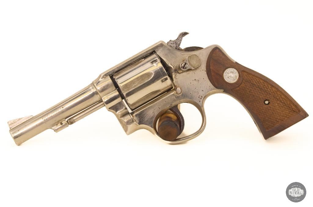 Taurus Double Action Revolver in 38 Special (1 of 3)