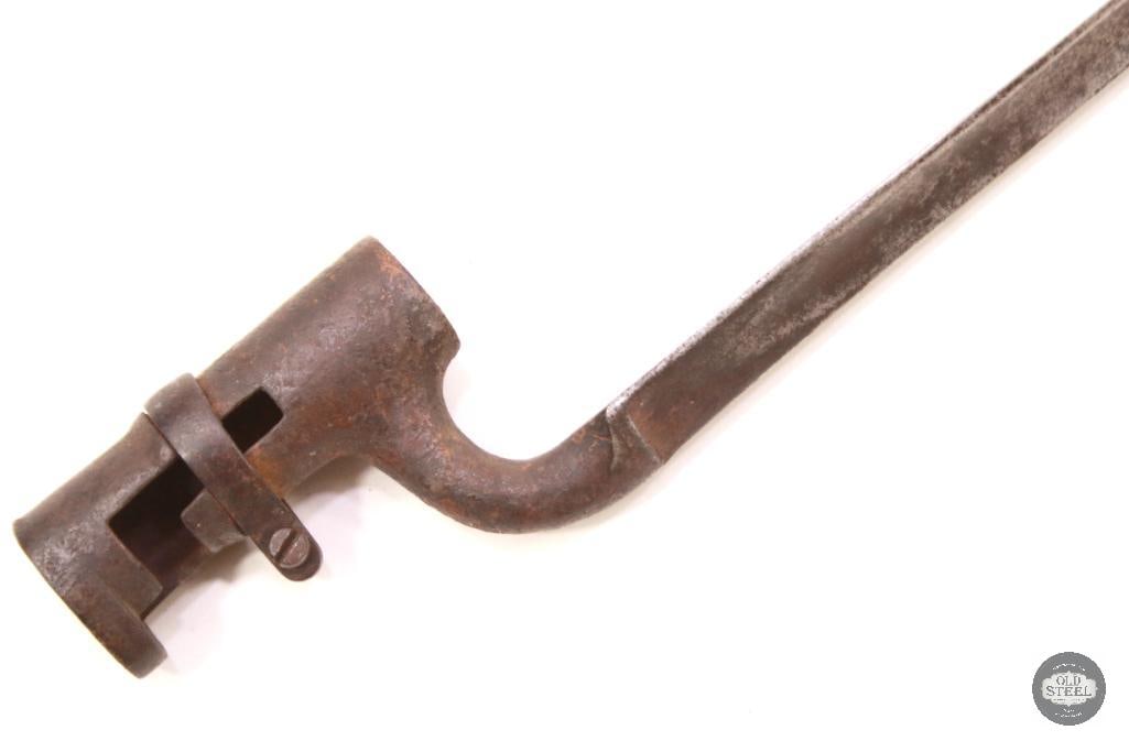 Original Trapdoor Springfield Socket Bayonet With Locking Collar (1 of 3)