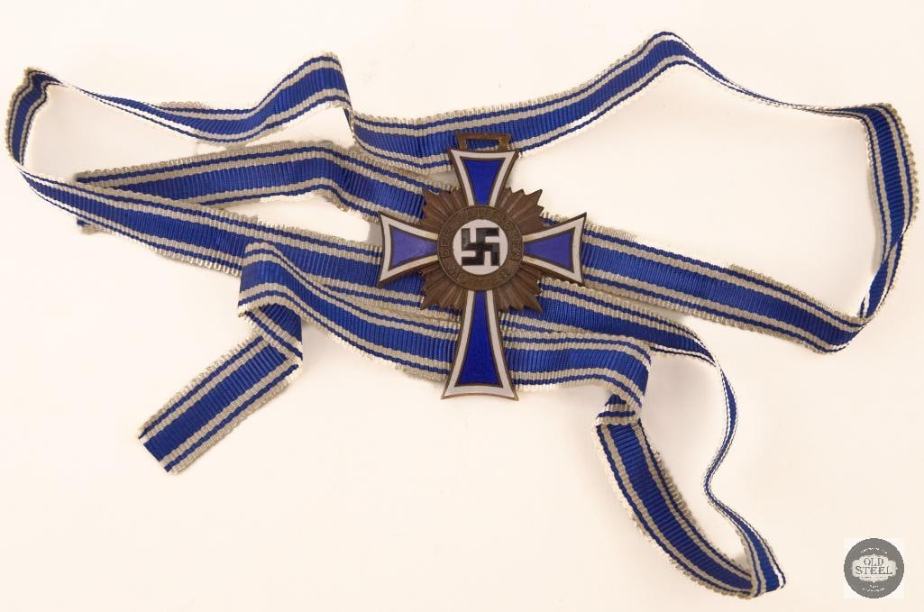 Mothers Cross in Bronze WWII German Medal - 2