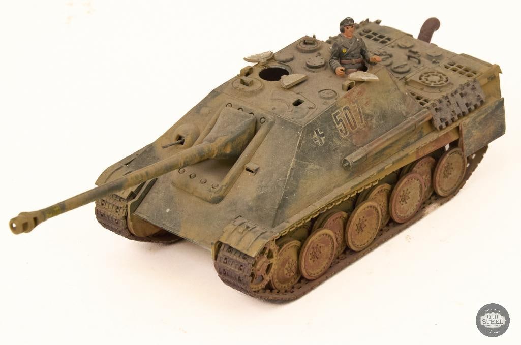 Scale Model German Jagdpanther tank destroyer (1 of 3)