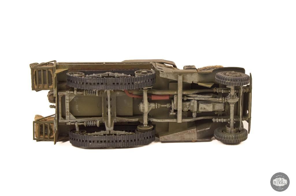 Scale model of US M3A1 Half-track personnel carrier. - 3